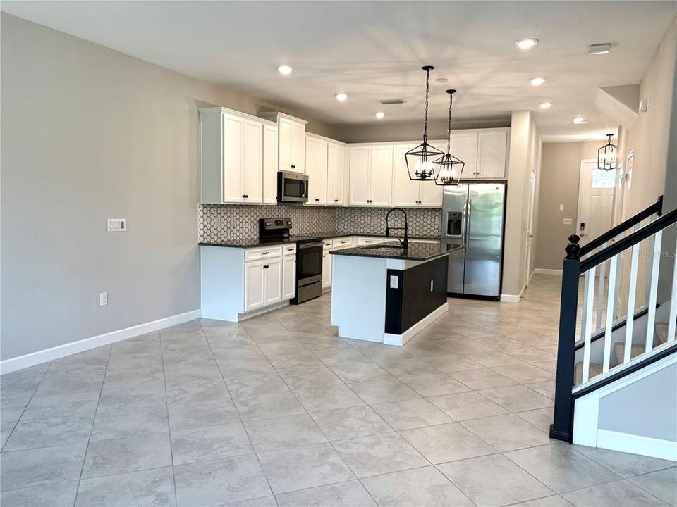 Active With Contract: $384,900 (3 beds, 2 baths, 1816 Square Feet)