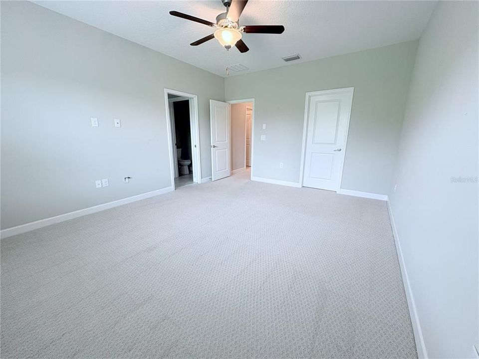 Active With Contract: $384,900 (3 beds, 2 baths, 1816 Square Feet)