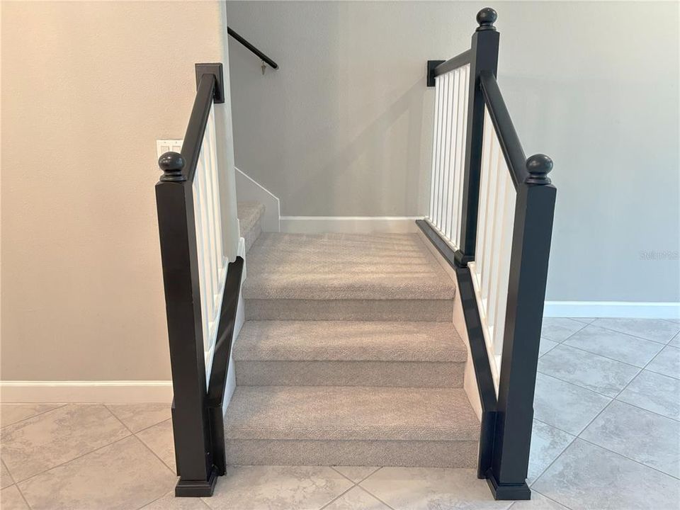 Active With Contract: $384,900 (3 beds, 2 baths, 1816 Square Feet)