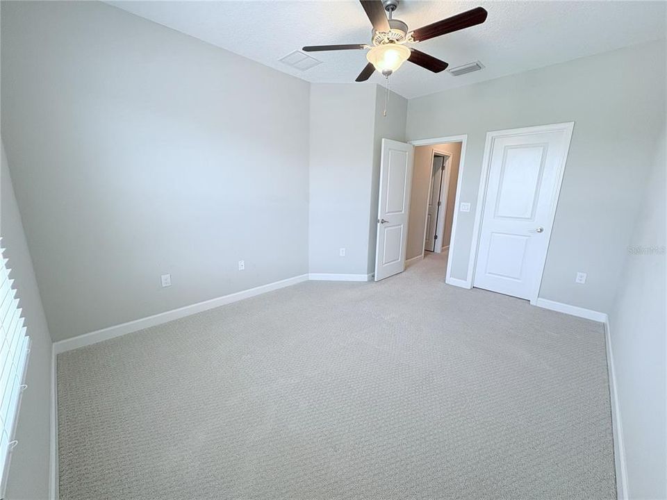 Active With Contract: $384,900 (3 beds, 2 baths, 1816 Square Feet)