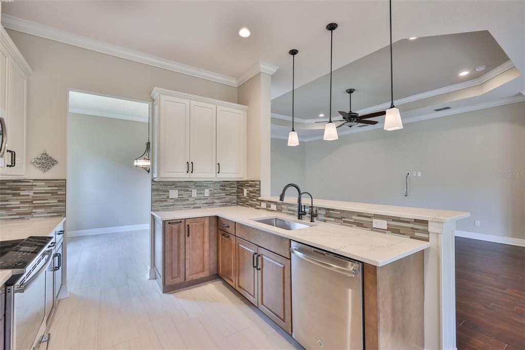 Active With Contract: $489,000 (3 beds, 2 baths, 2327 Square Feet)