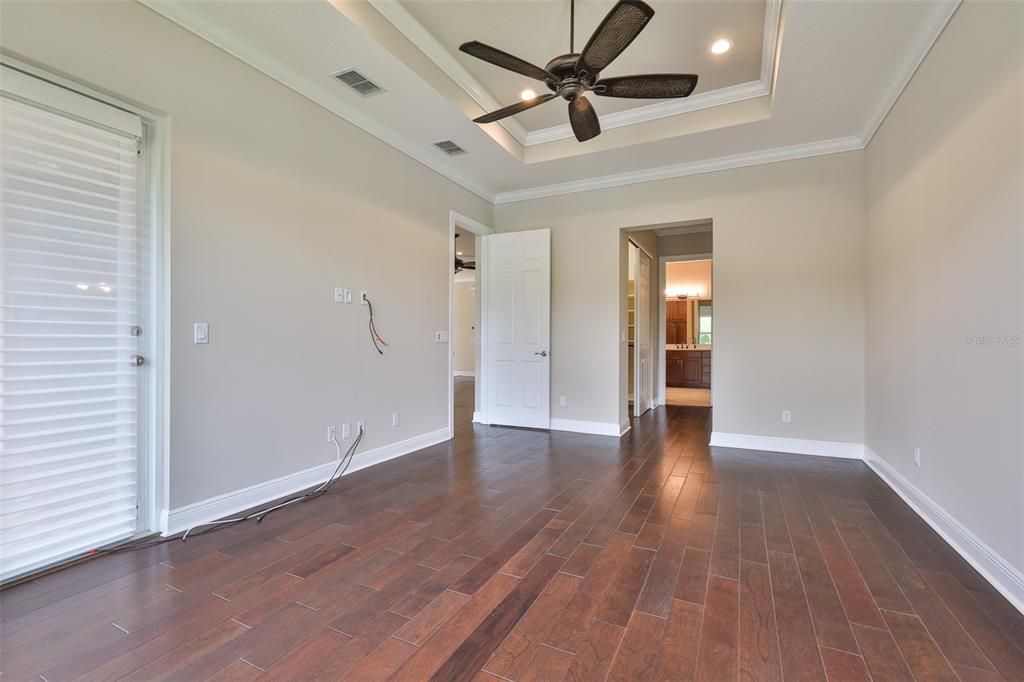 Active With Contract: $489,000 (3 beds, 2 baths, 2327 Square Feet)