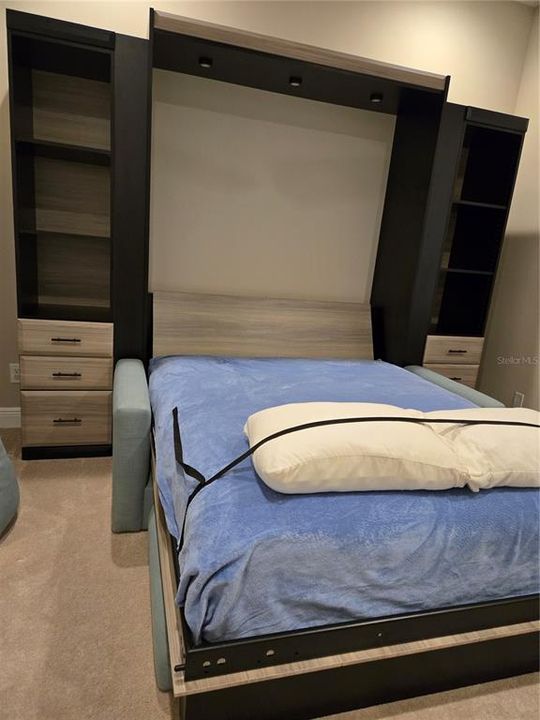 Active With Contract: $489,000 (3 beds, 2 baths, 2327 Square Feet)