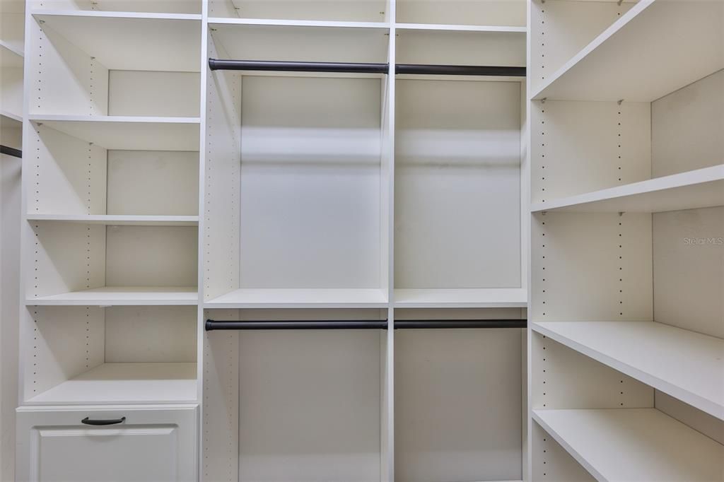 Active With Contract: $489,000 (3 beds, 2 baths, 2327 Square Feet)