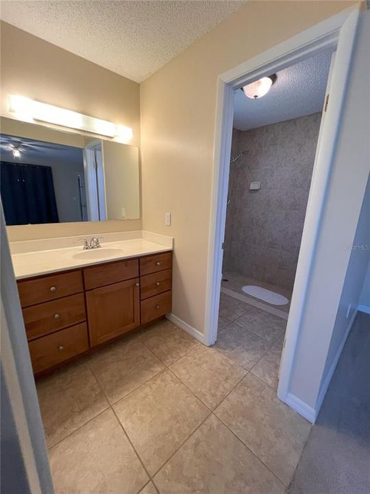 Active With Contract: $250,000 (3 beds, 2 baths, 1962 Square Feet)