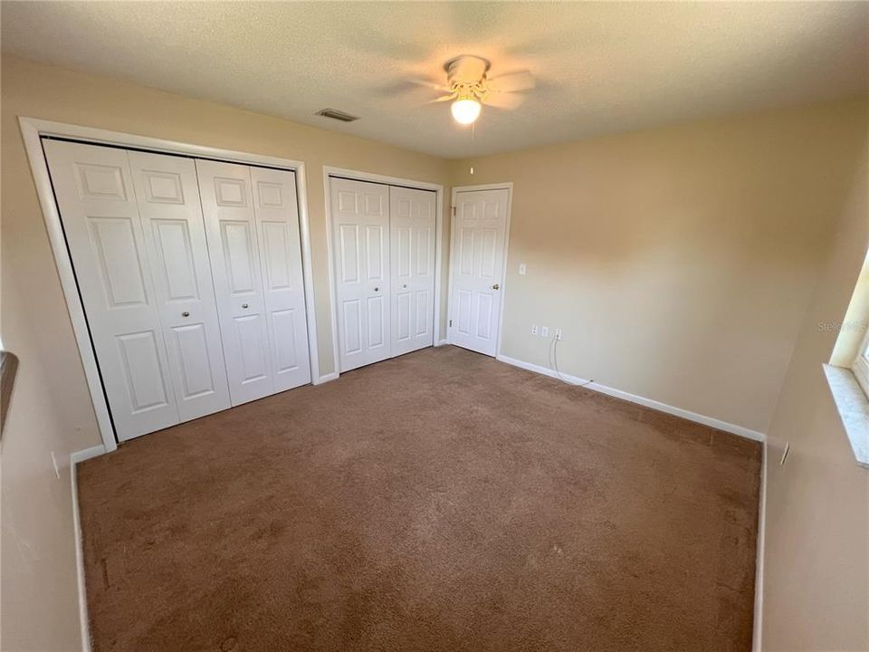 Active With Contract: $250,000 (3 beds, 2 baths, 1962 Square Feet)