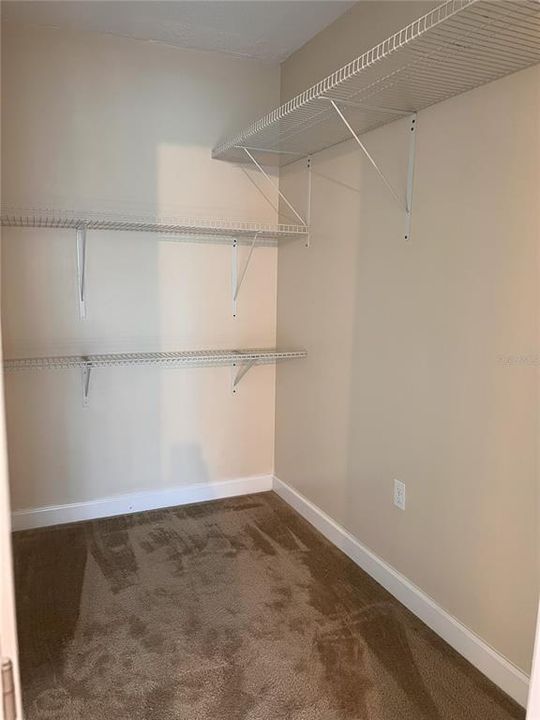 Active With Contract: $250,000 (3 beds, 2 baths, 1962 Square Feet)