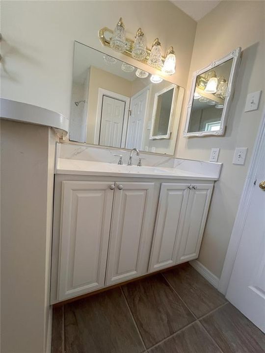 Active With Contract: $250,000 (3 beds, 2 baths, 1962 Square Feet)