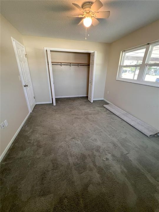 Active With Contract: $250,000 (3 beds, 2 baths, 1962 Square Feet)