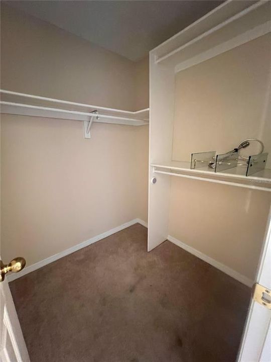 Active With Contract: $250,000 (3 beds, 2 baths, 1962 Square Feet)