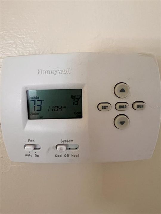 Active With Contract: $250,000 (3 beds, 2 baths, 1962 Square Feet)