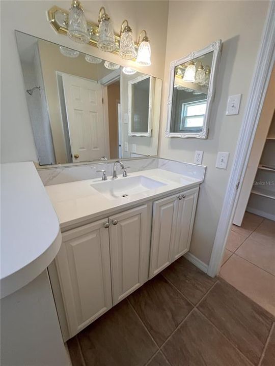 Active With Contract: $250,000 (3 beds, 2 baths, 1962 Square Feet)