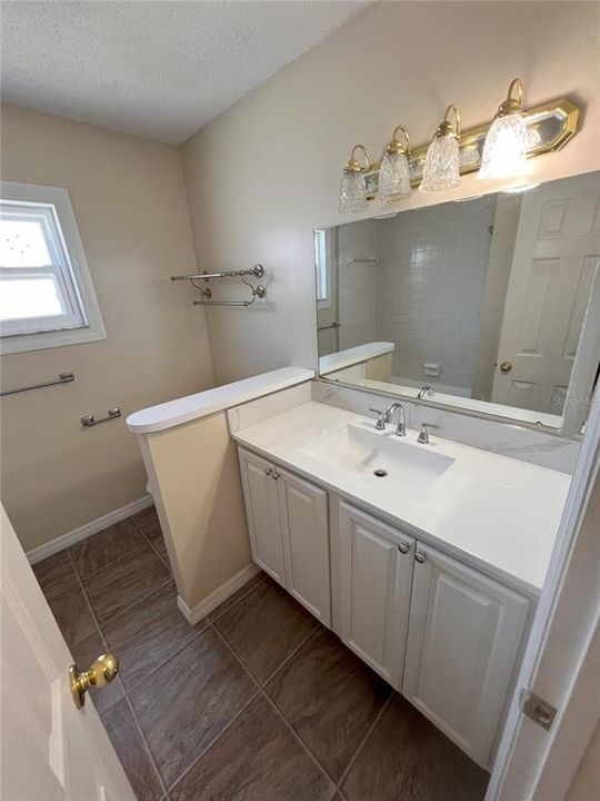 Active With Contract: $250,000 (3 beds, 2 baths, 1962 Square Feet)