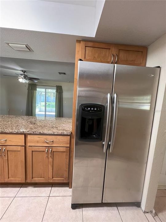 Active With Contract: $250,000 (3 beds, 2 baths, 1962 Square Feet)