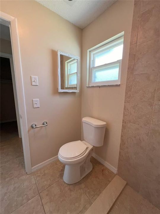 Active With Contract: $250,000 (3 beds, 2 baths, 1962 Square Feet)