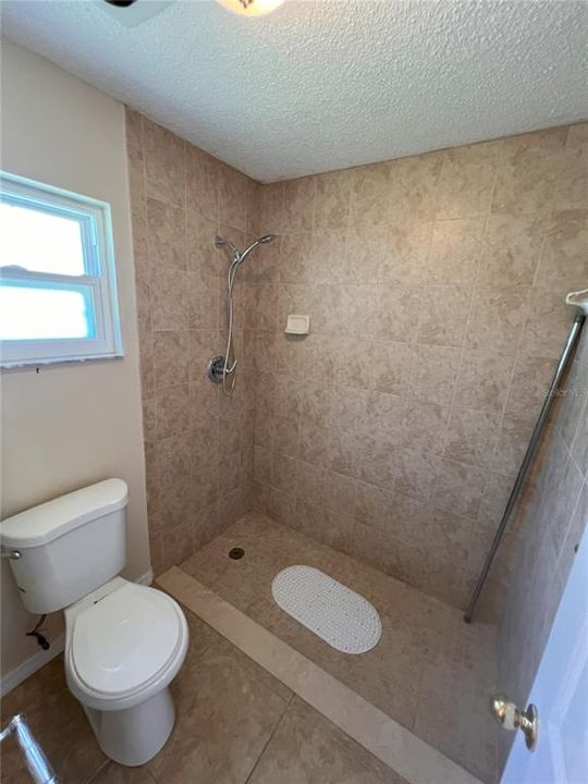 Active With Contract: $250,000 (3 beds, 2 baths, 1962 Square Feet)