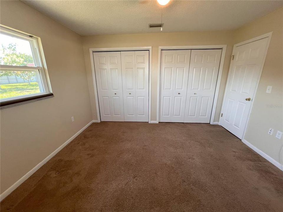 Active With Contract: $250,000 (3 beds, 2 baths, 1962 Square Feet)