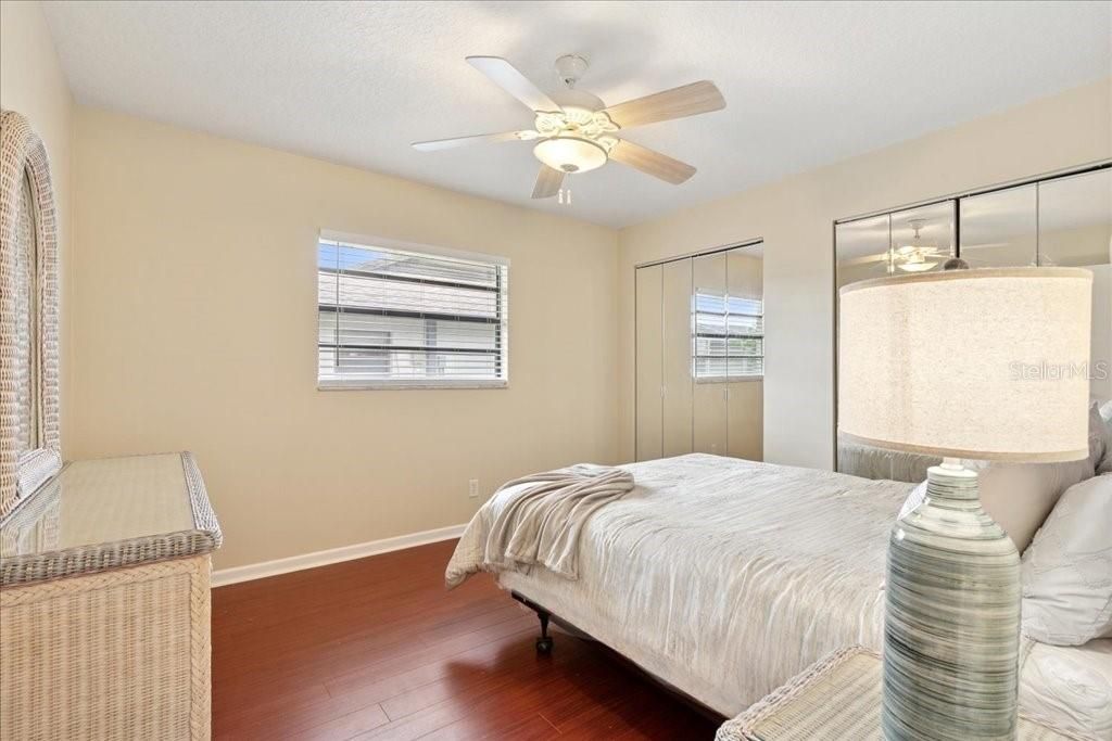 合同活跃: $525,000 (3 贝兹, 2 浴室, 1993 平方英尺)