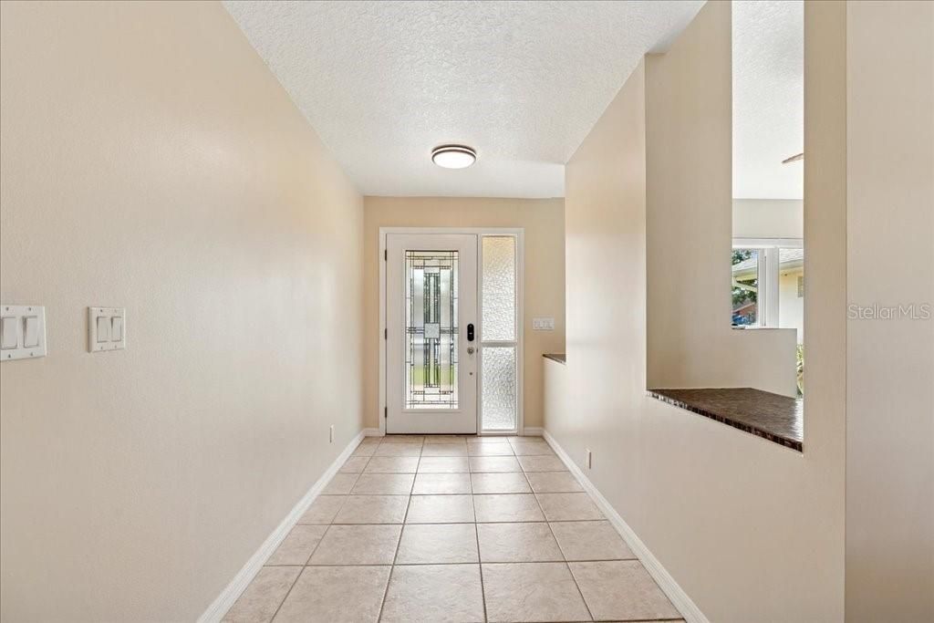 合同活跃: $525,000 (3 贝兹, 2 浴室, 1993 平方英尺)