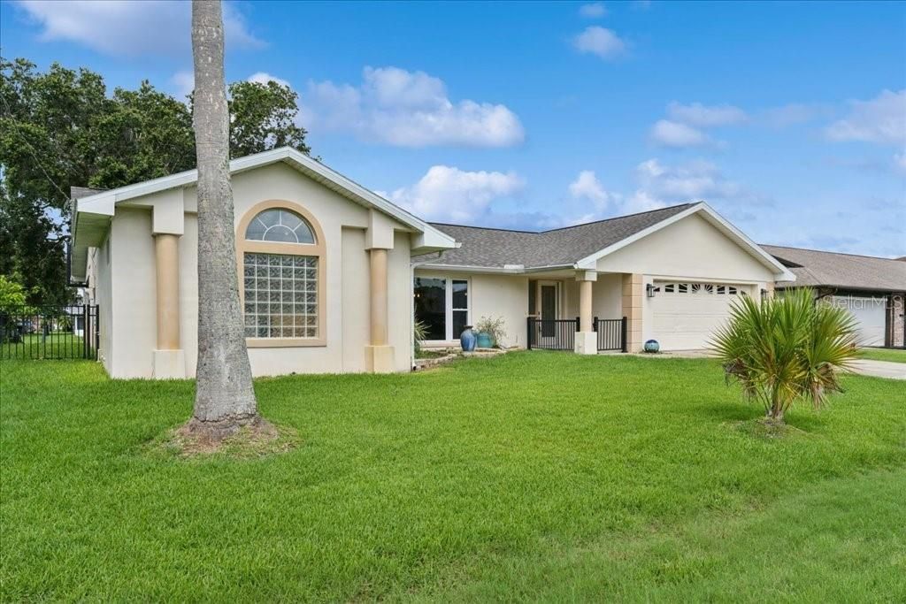 合同活跃: $525,000 (3 贝兹, 2 浴室, 1993 平方英尺)