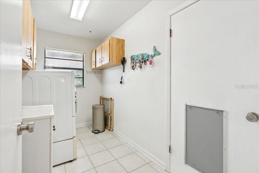 合同活跃: $525,000 (3 贝兹, 2 浴室, 1993 平方英尺)