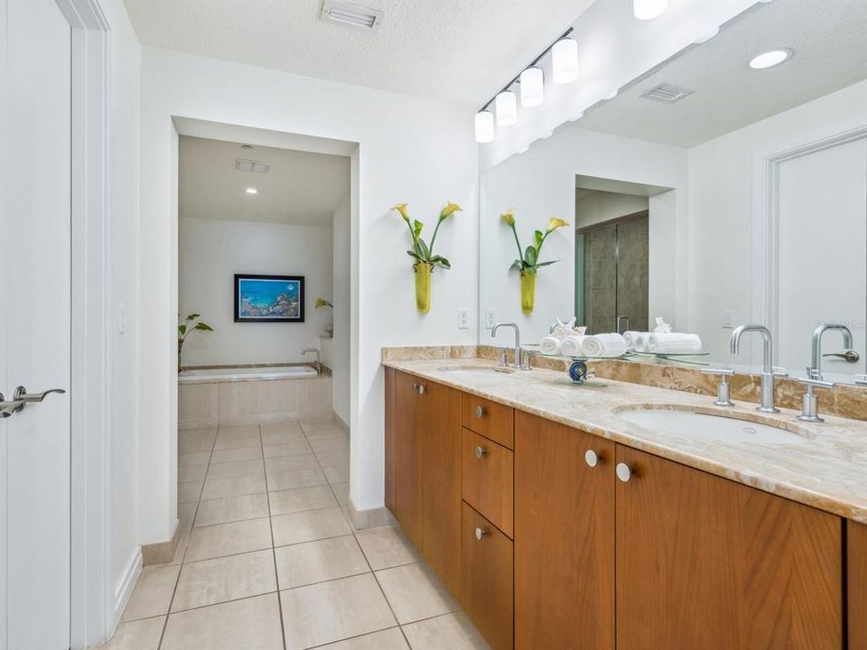 For Sale: $3,000,000 (3 beds, 3 baths, 2143 Square Feet)