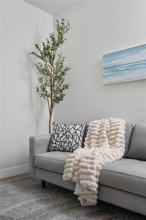 En Venta: $563,500 (3 camas, 2 baños, 2062 Pies cuadrados)