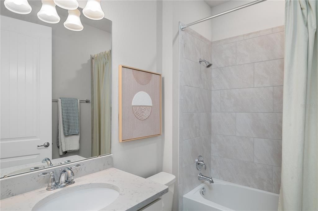 En Venta: $563,500 (3 camas, 2 baños, 2062 Pies cuadrados)