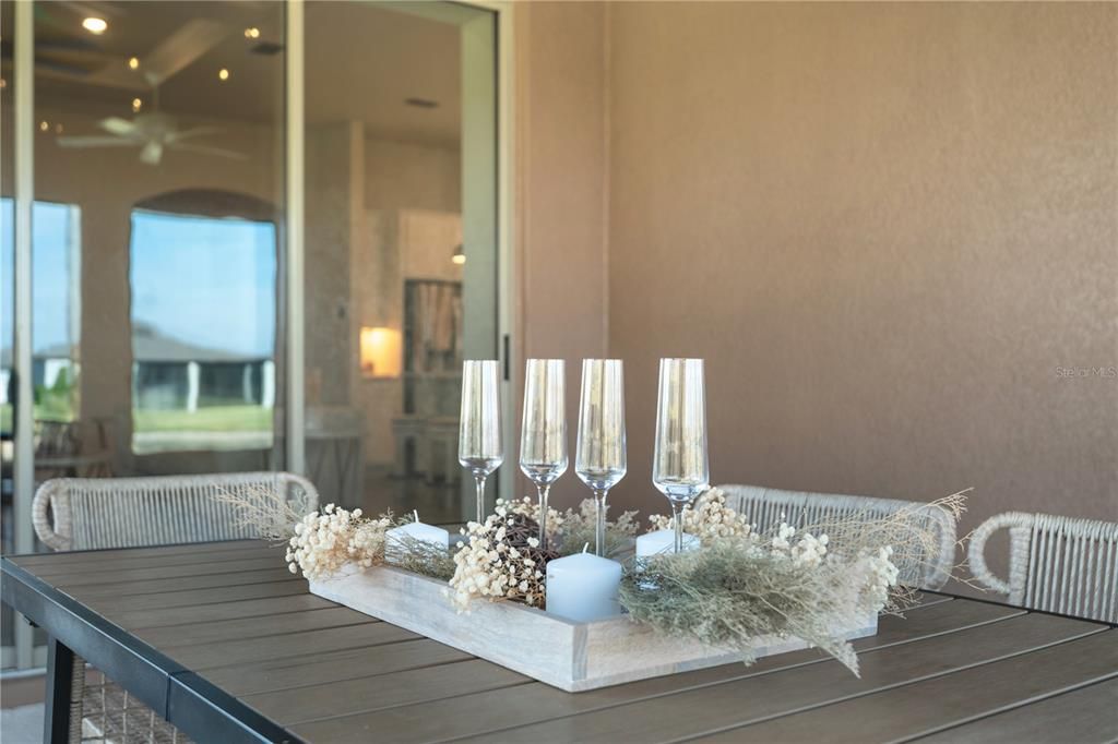 En Venta: $563,500 (3 camas, 2 baños, 2062 Pies cuadrados)