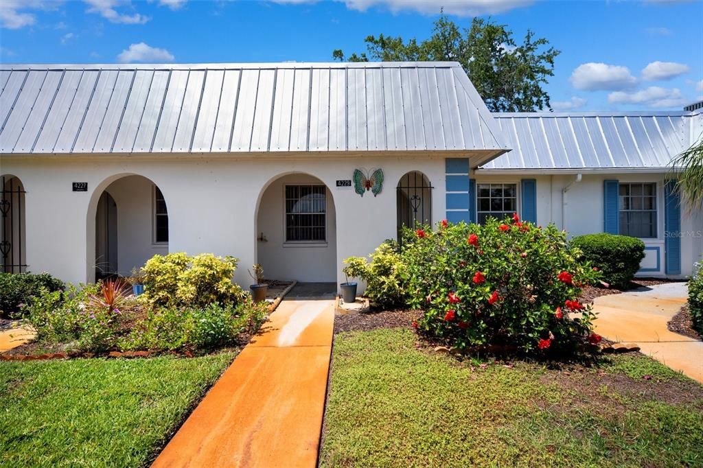 Под контрактом: $68,000 (2 спален, 1 ванн, 831 Квадратных фут)