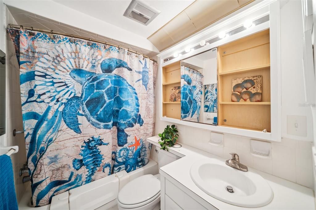 Под контрактом: $68,000 (2 спален, 1 ванн, 831 Квадратных фут)