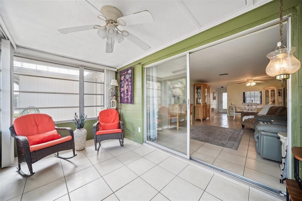 Под контрактом: $68,000 (2 спален, 1 ванн, 831 Квадратных фут)