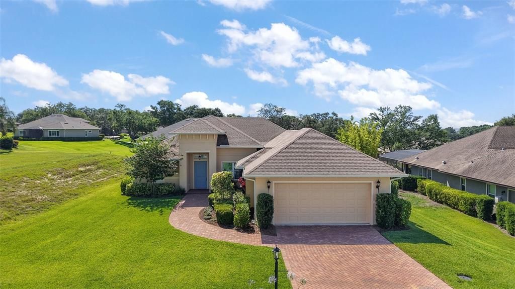 合同活跃: $549,900 (3 贝兹, 2 浴室, 2340 平方英尺)