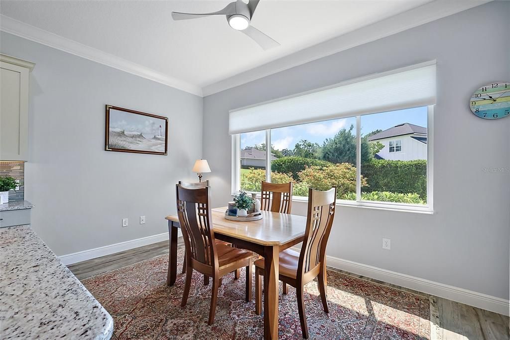 合同活跃: $549,900 (3 贝兹, 2 浴室, 2340 平方英尺)