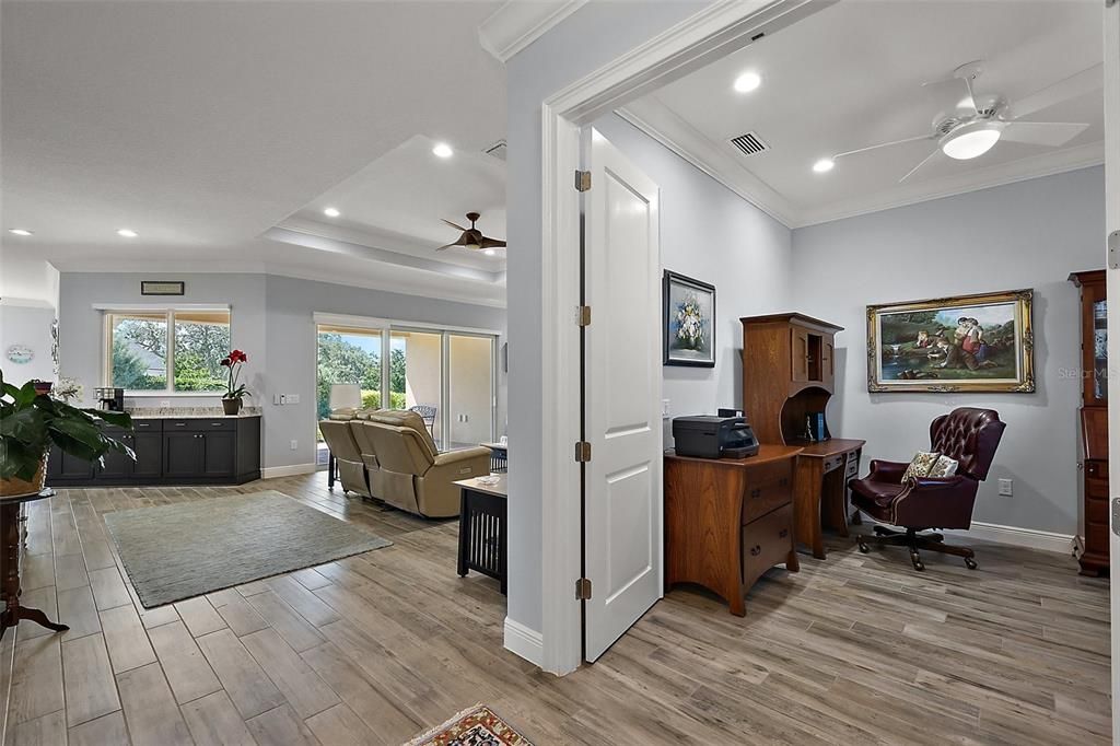 合同活跃: $549,900 (3 贝兹, 2 浴室, 2340 平方英尺)