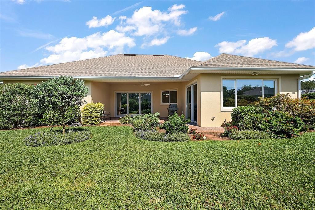 合同活跃: $549,900 (3 贝兹, 2 浴室, 2340 平方英尺)