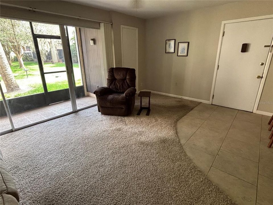 For Sale: $115,900 (1 beds, 1 baths, 682 Square Feet)