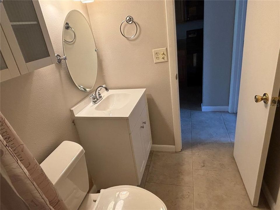 For Sale: $115,900 (1 beds, 1 baths, 682 Square Feet)