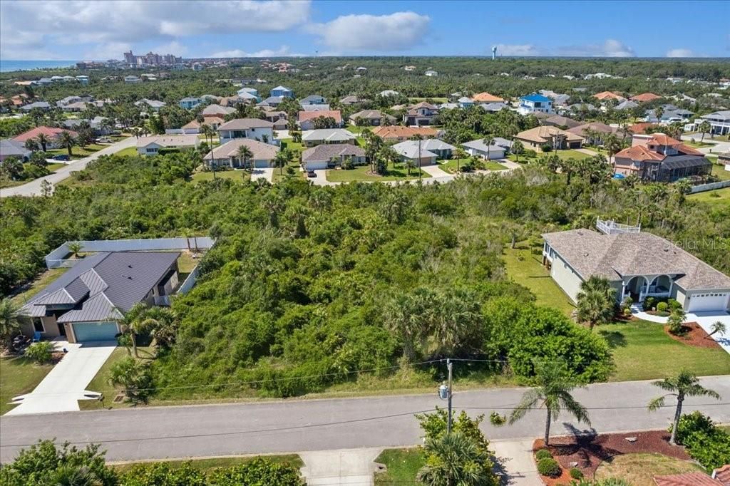 待售: $198,500 (0.23 acres)