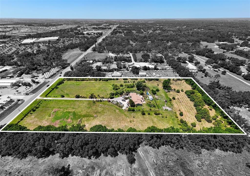 На продажу: $4,725,000 (6.90 acres)