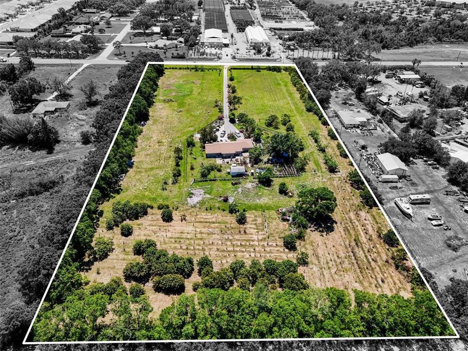 На продажу: $4,725,000 (6.90 acres)