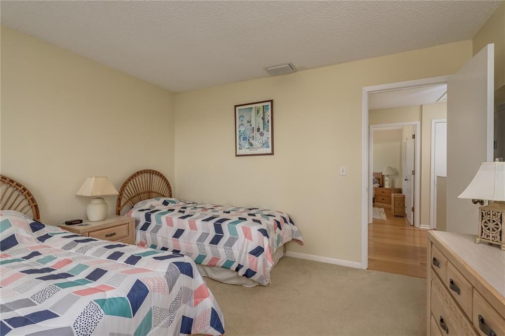 待售: $264,900 (2 贝兹, 1 浴室, 1220 平方英尺)