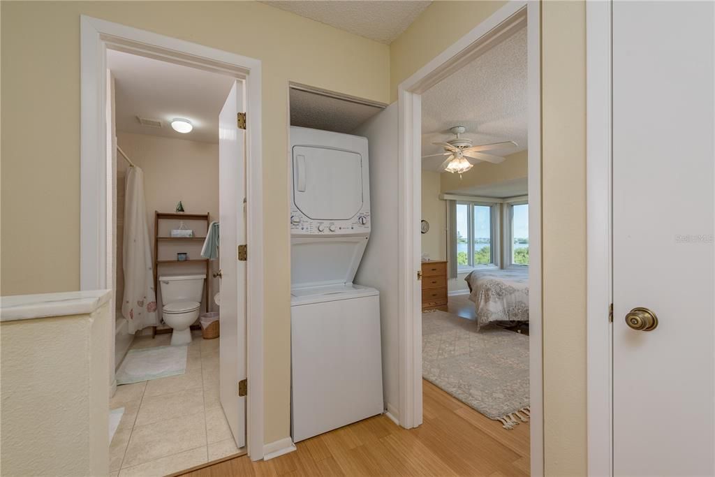 待售: $264,900 (2 贝兹, 1 浴室, 1220 平方英尺)