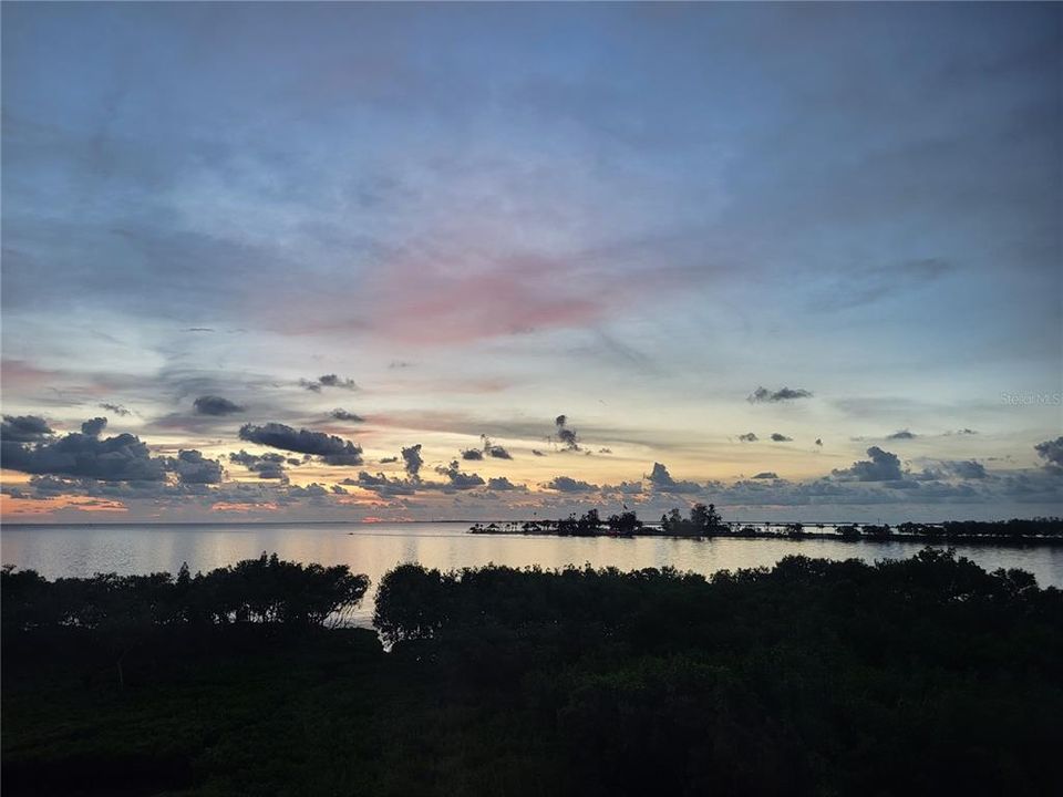 待售: $264,900 (2 贝兹, 1 浴室, 1220 平方英尺)