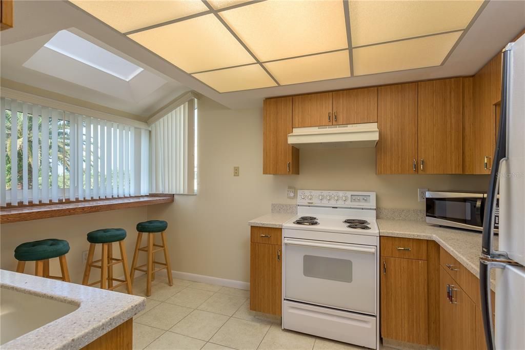 待售: $264,900 (2 贝兹, 1 浴室, 1220 平方英尺)