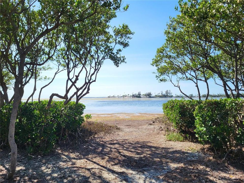 待售: $264,900 (2 贝兹, 1 浴室, 1220 平方英尺)