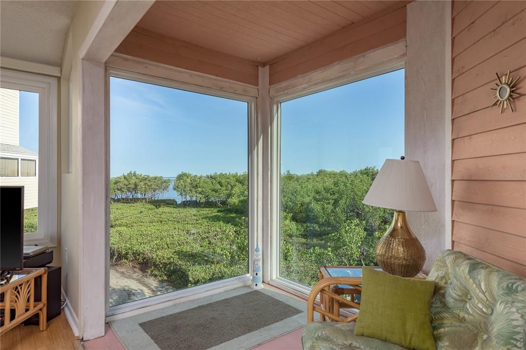 待售: $264,900 (2 贝兹, 1 浴室, 1220 平方英尺)