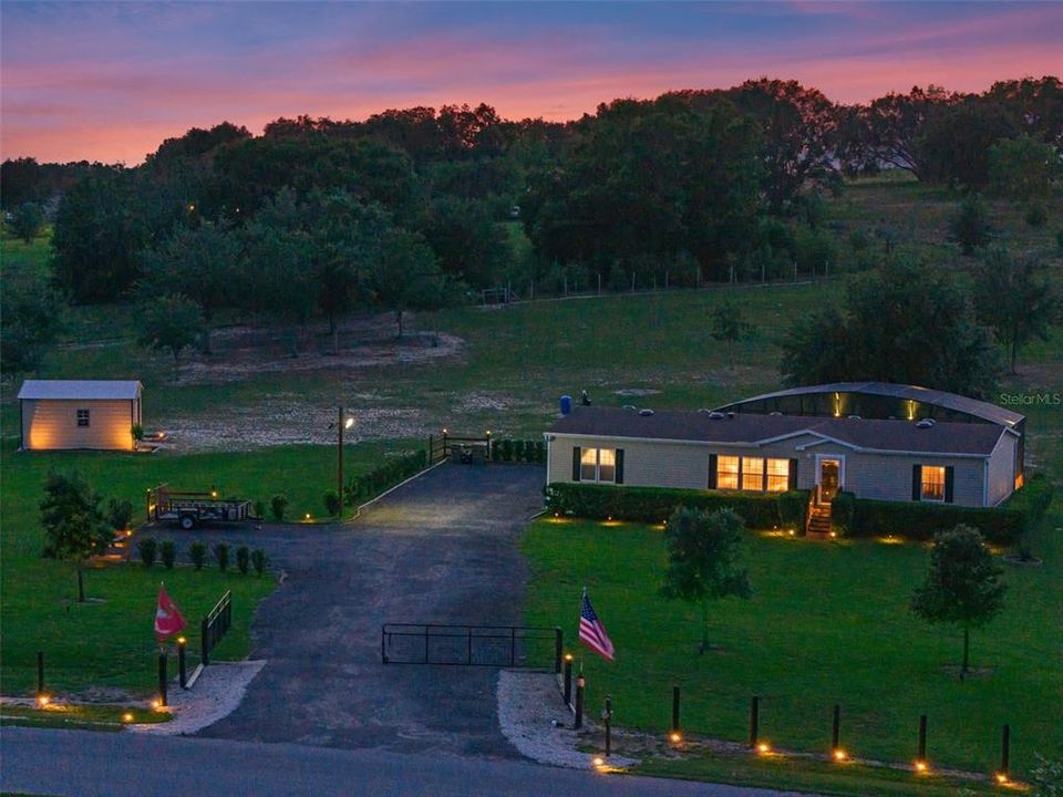 En Venta: $565,000 (3 camas, 2 baños, 1980 Pies cuadrados)