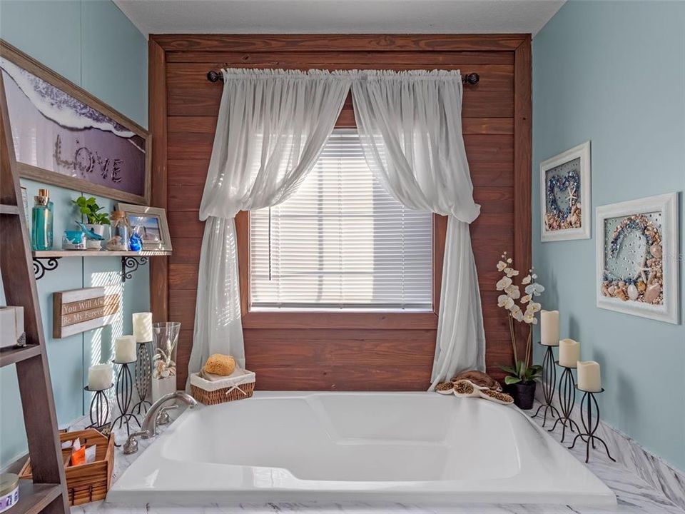 En Venta: $565,000 (3 camas, 2 baños, 1980 Pies cuadrados)