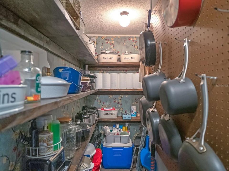 En Venta: $565,000 (3 camas, 2 baños, 1980 Pies cuadrados)